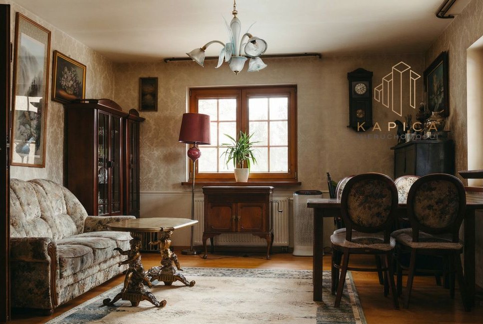 Urokliwy dom w stylu dworkowym 136m² działka 2,4h