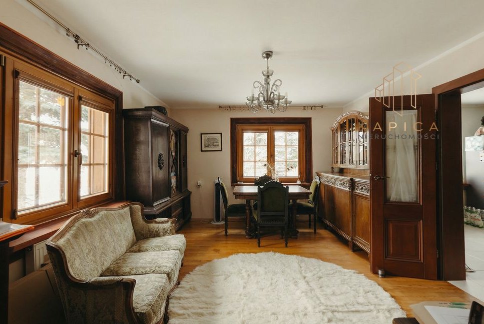 Urokliwy dom w stylu dworkowym 136m² działka 2,4h