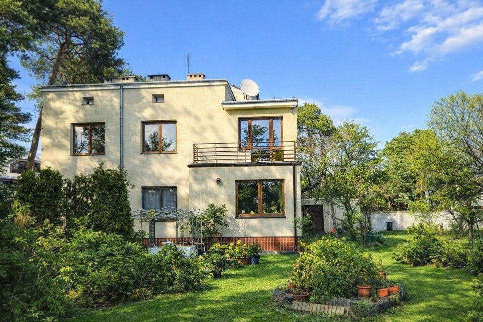 Dom z duszą w zielonym Aninie | działka 2200 m²