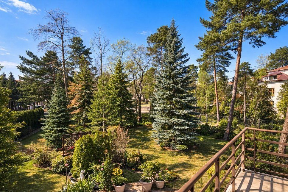 Dom z duszą w zielonym Aninie | działka 2200 m²