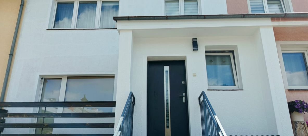 Funkcjonalny dom z dużym ogrodem