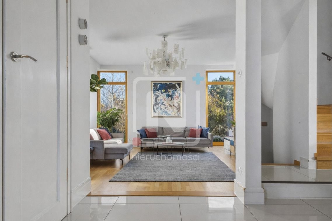 Dom W Wysokim Standarzdzie Z Ogrodem 700 m2