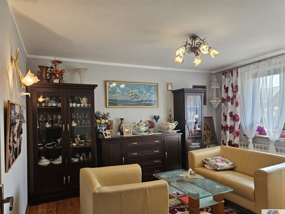 Dom pod Krakowem, na działce 6.6a, 6 pokoi