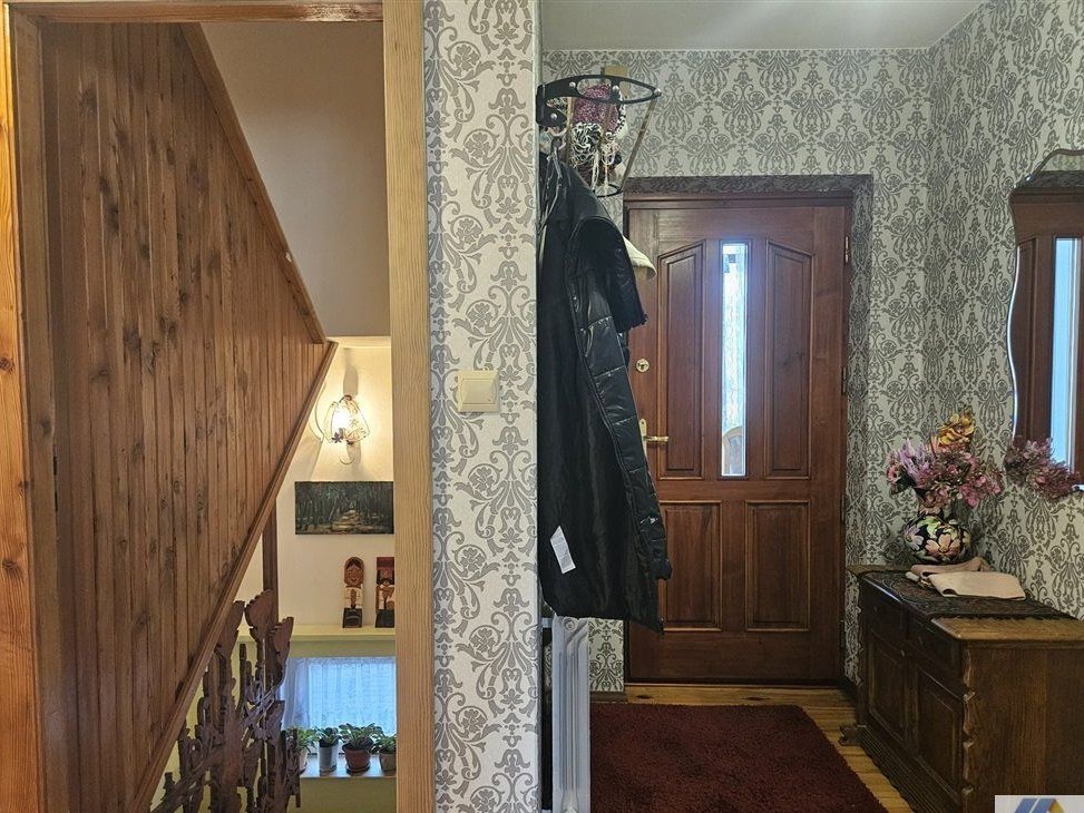 Dom pod Krakowem, na działce 6.6a, 6 pokoi