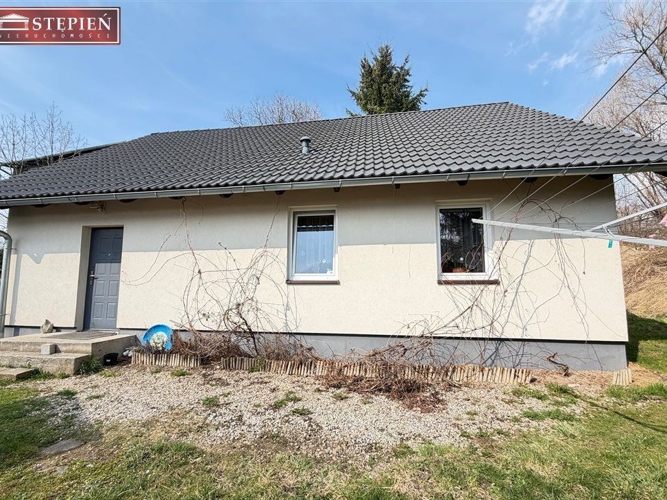 Dom, 130 m², Dziwiszów