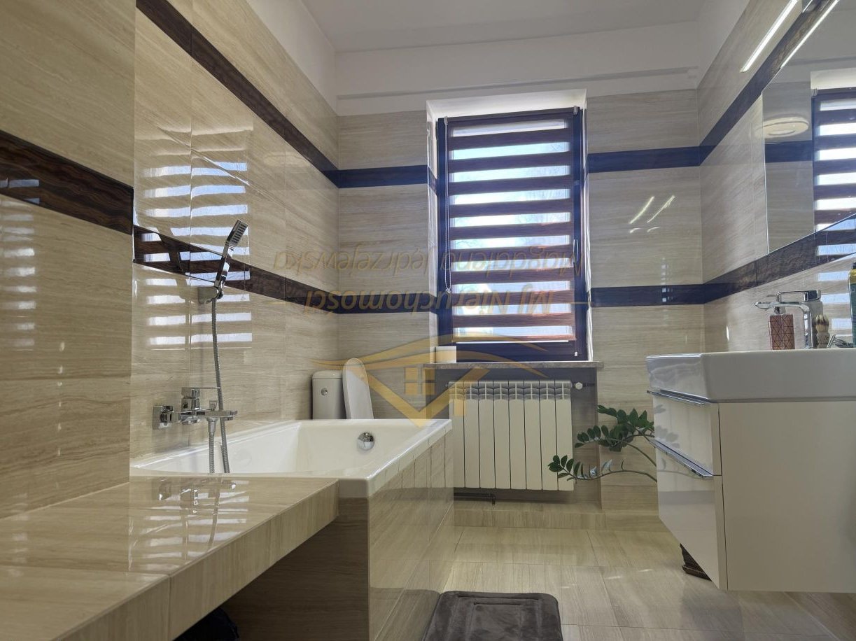 na inwestycje do zamieszkania , duża działka