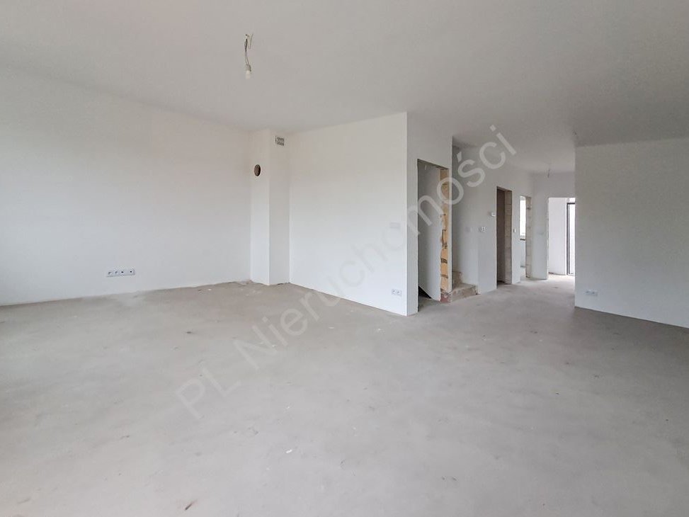 Na sprzedaż przestronny dom