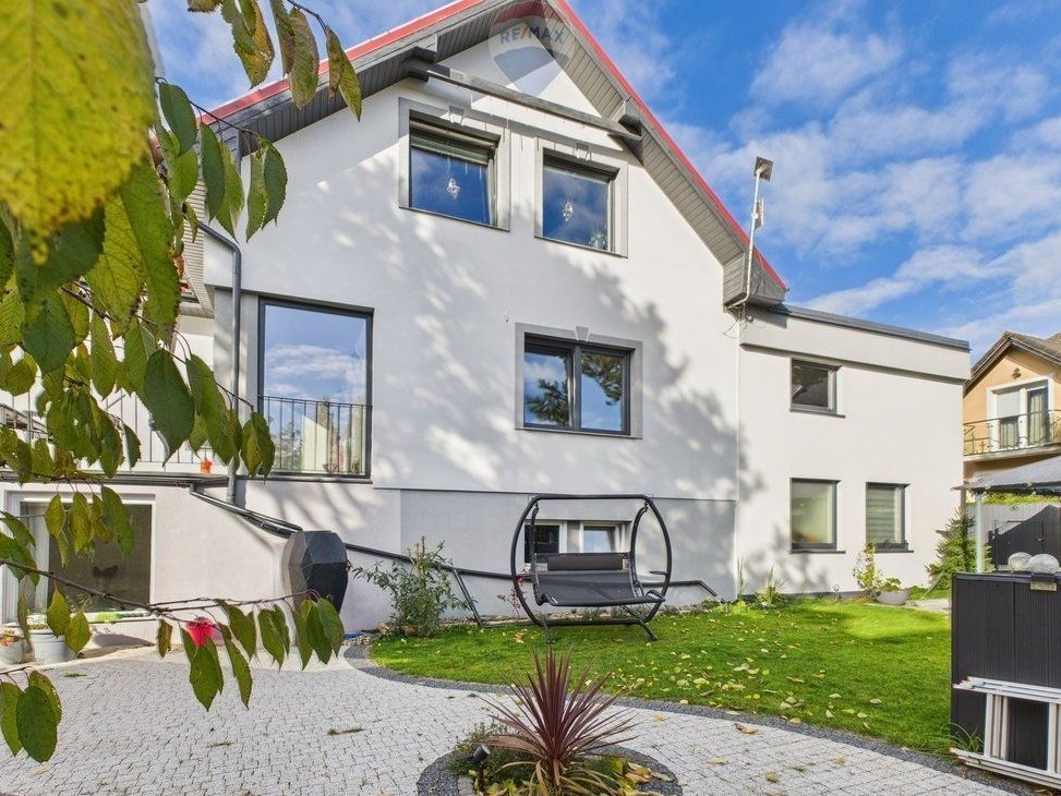 Duży dom dla rodziny i biznesu w Chwaszczyno