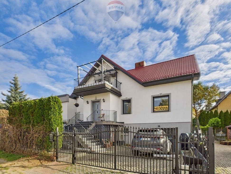 Duży dom dla rodziny i biznesu w Chwaszczyno