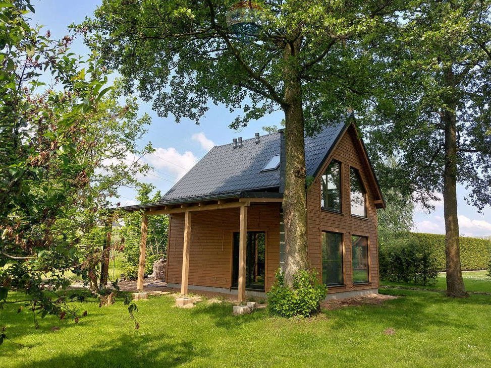 Dom całoroczny z działką nad jeziorem