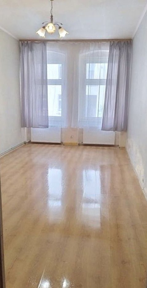 Duża kawalerka ( można zrobić salon z aneksem + sypialnia ) ok. RYNKU