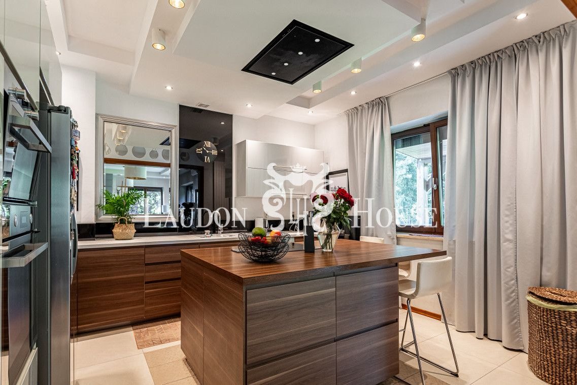 Dom wolnostojący na zamkniętym osiedlu