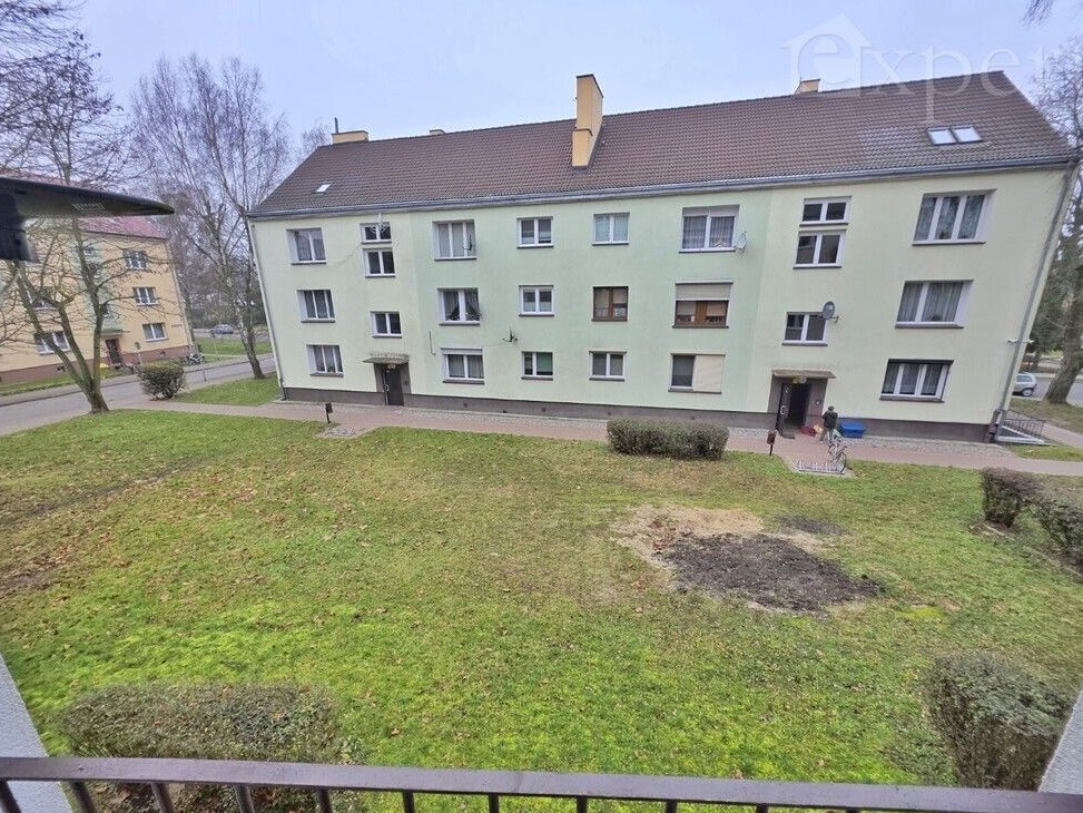 1 piętro, balkon, dwa pokoje ulica 1 Maja