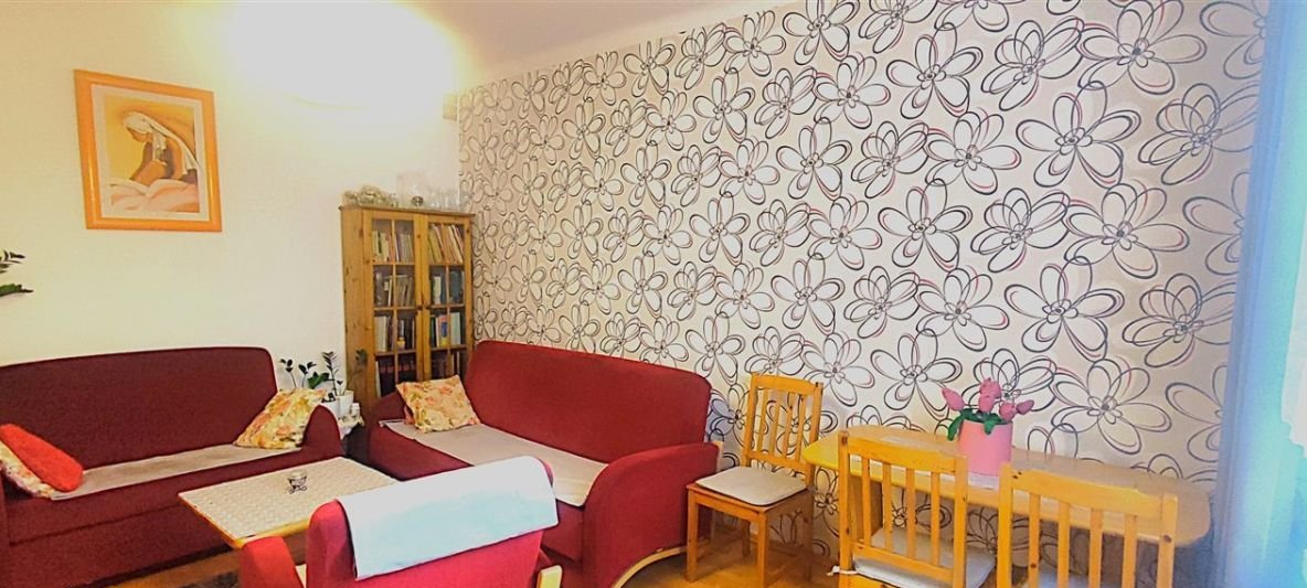 Dobra cena, dwa pokoje w centrum do zamieszkania