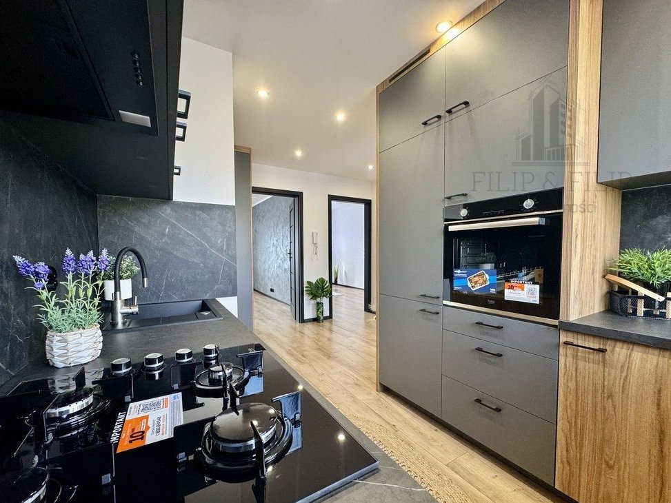 3 pokoje-po generalnym remoncie-loggia-Rubinkowo