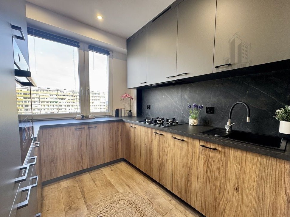 3 pokoje-po generalnym remoncie-loggia-Rubinkowo