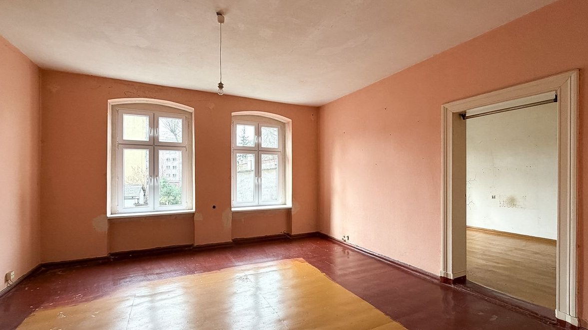 Przestronne mieszkanie do remontu w kamienicy na Bydgoskim
