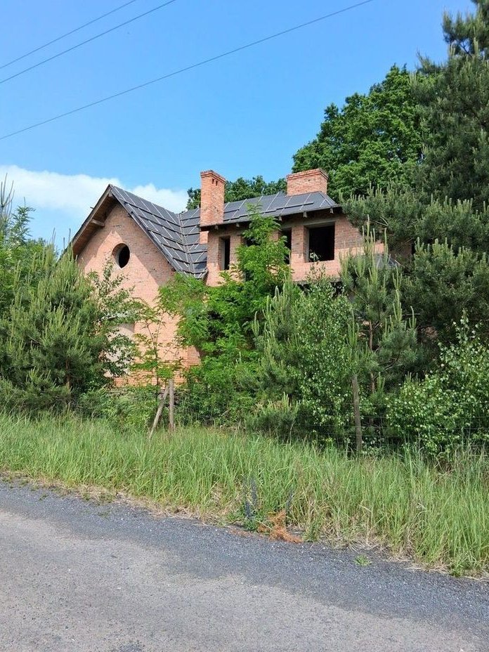 Rezydencja z potencjałem w zielonej enklawie Wagow