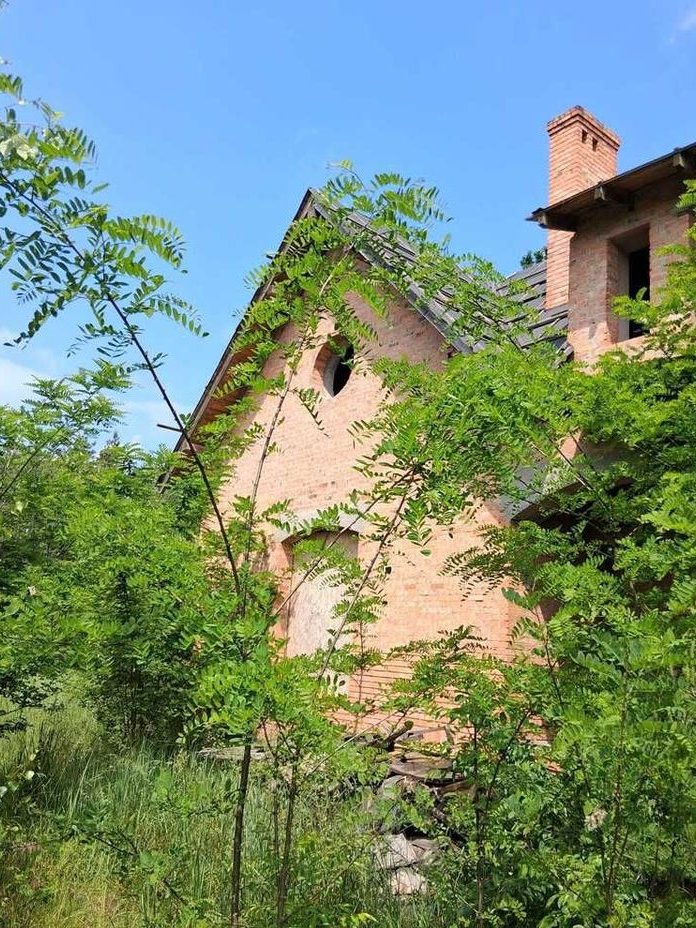 Rezydencja z potencjałem w zielonej enklawie Wagow