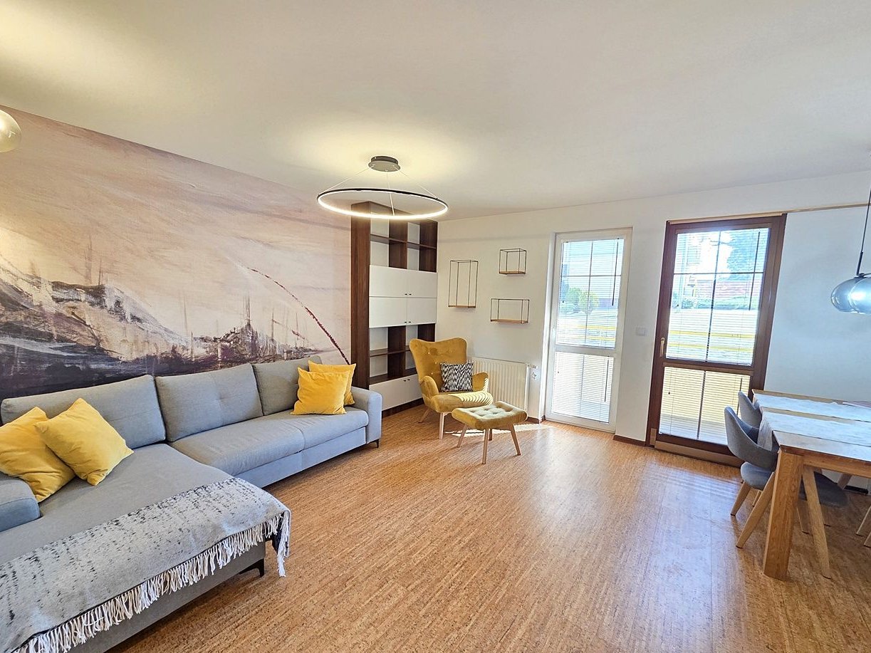 Bardzo ładne do wprowadzenia z parkingiem