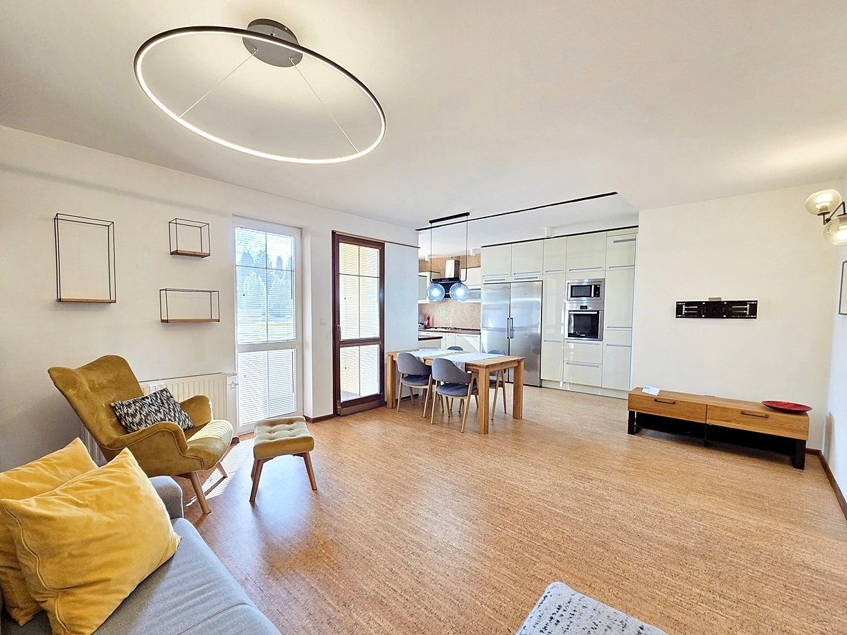 Bardzo ładne do wprowadzenia z parkingiem