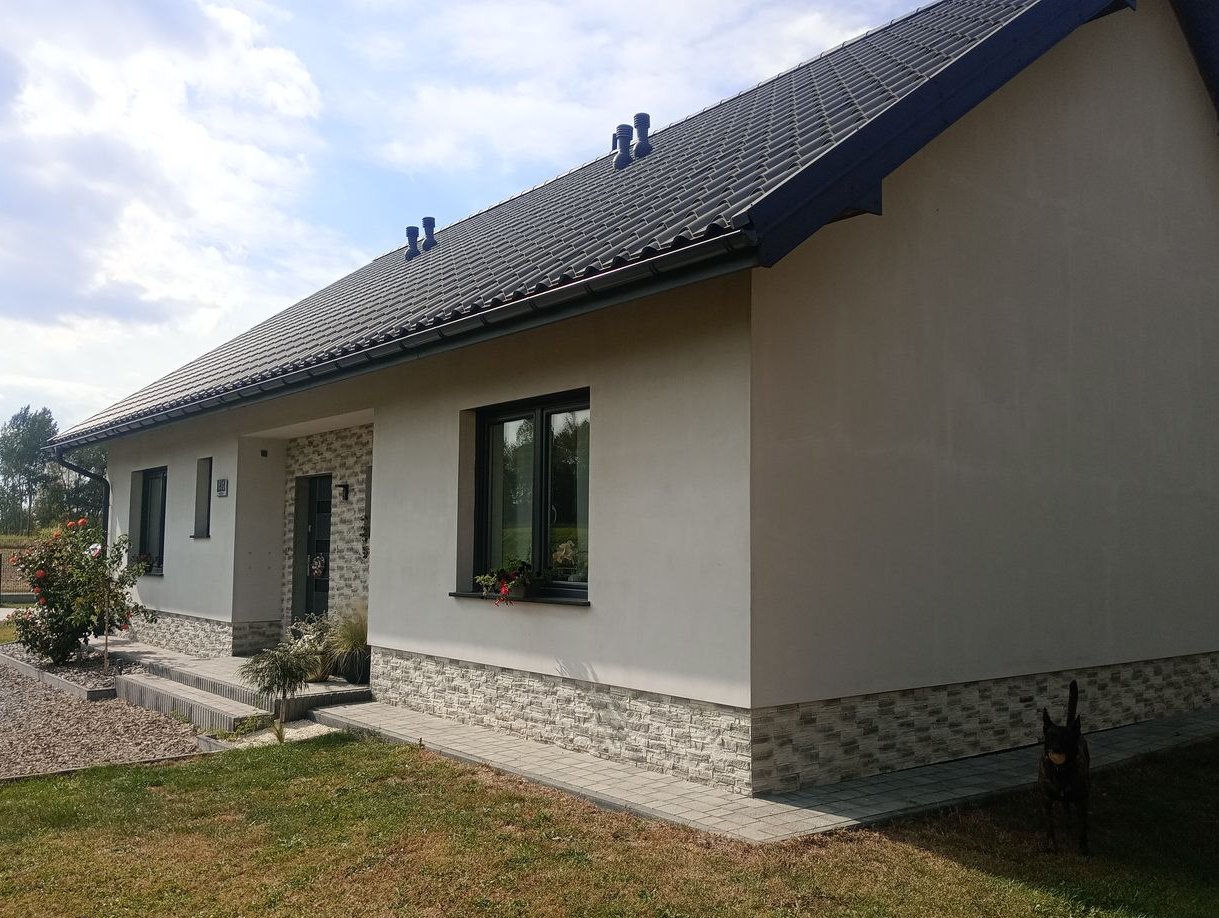 Sprzedam dom parterowy 100m2 +garaż wolnostojący,działka 10arów.