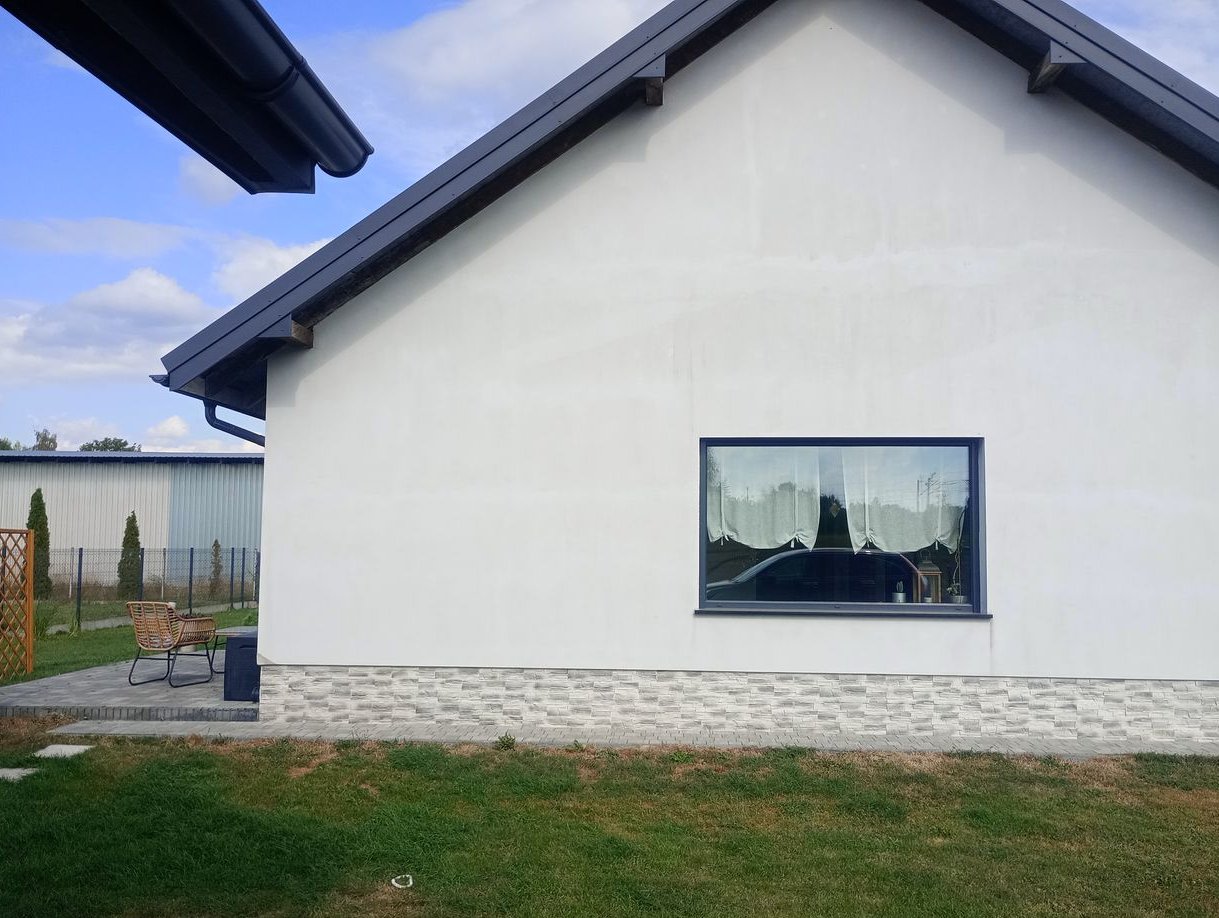 Sprzedam dom parterowy 100m2 +garaż wolnostojący,działka 10arów.