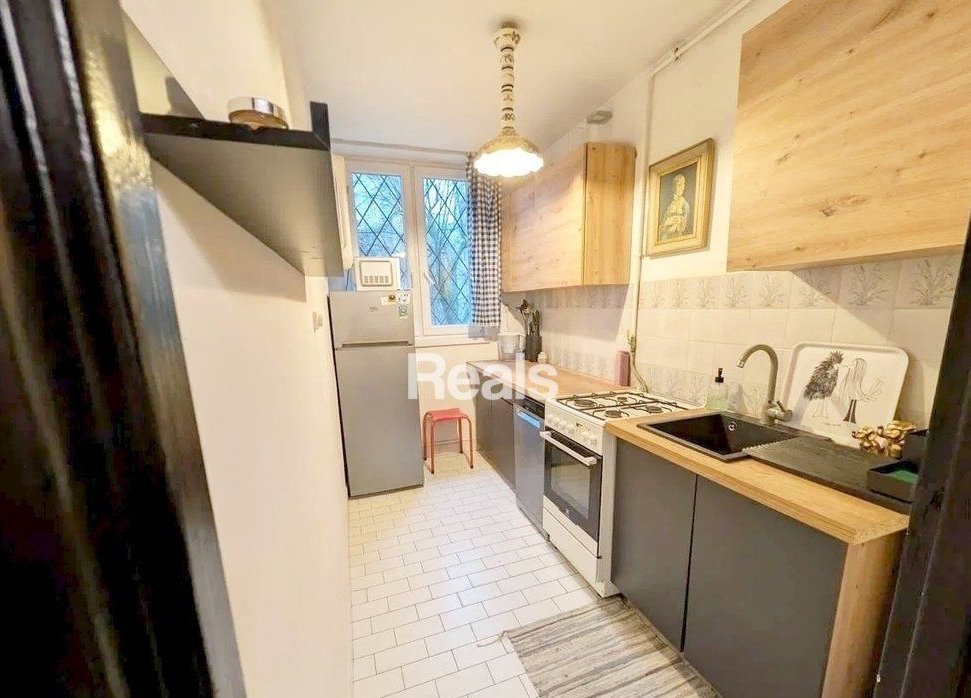 2 pokoje, kuchnia, balkon, piwnica