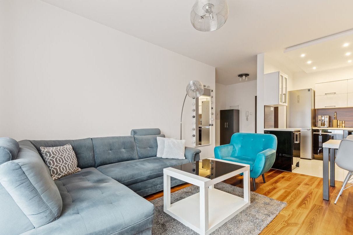 Nowoczesne 2-pokojowe mieszkanie z balkonem || 5 min pieszo od metra