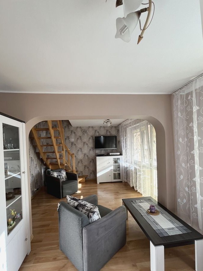 Dwupoziomowe mieszkanie z widokiem na Sanockie Błonia