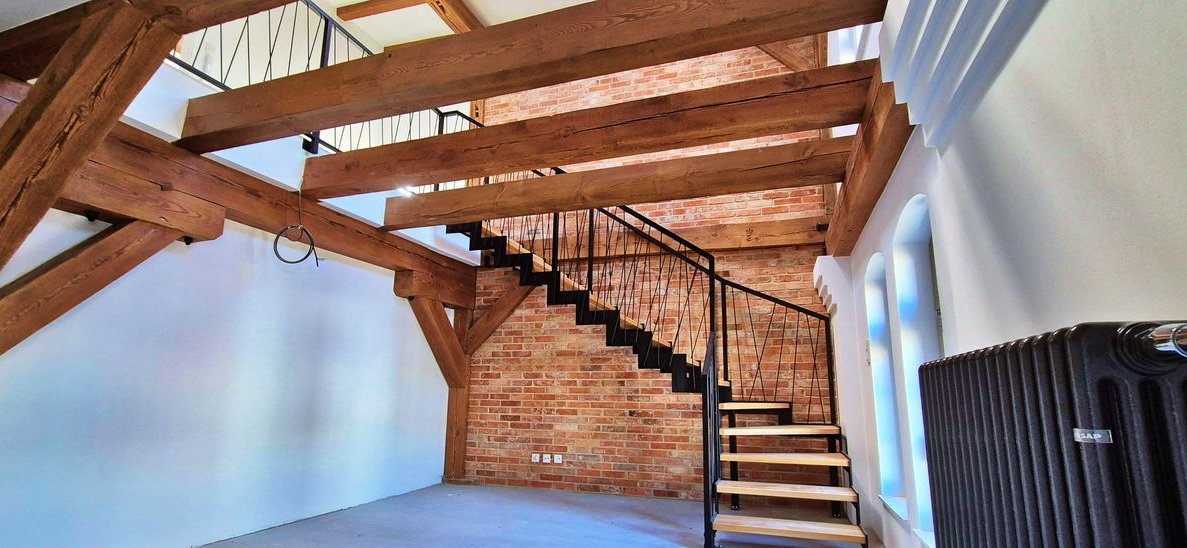 Dwupoziomowe 95 m² 4 pokoje|2 miejsca parkingowe| winda| klimatyzacja