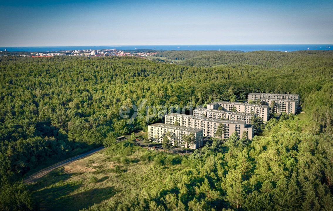 Przestronna kawalerka w środku lasu - ogródek 16m2