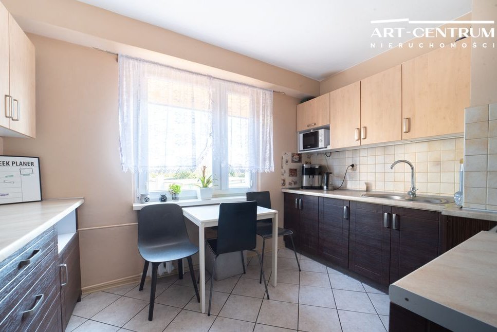 3 pokoje, 1 piętro, garaż w cenie, park