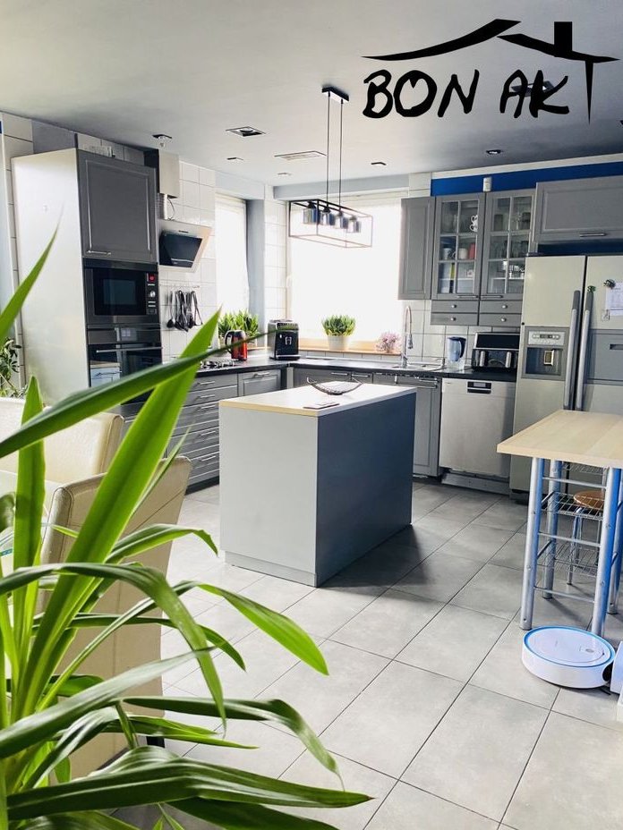 Dom z dużą działką w otoczeniu lasu