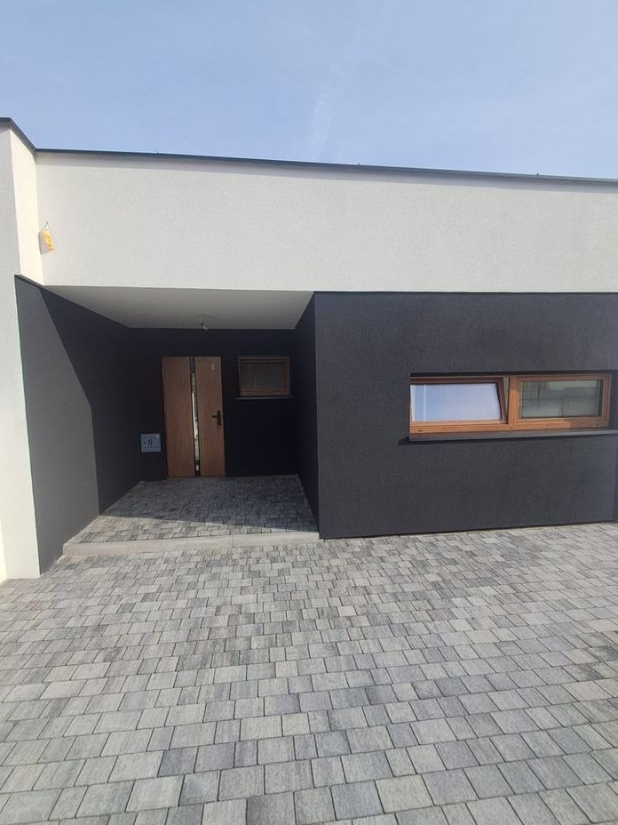 Nowoczesny dom w zabudowie bliźniaczej – 91 m², Chełmce