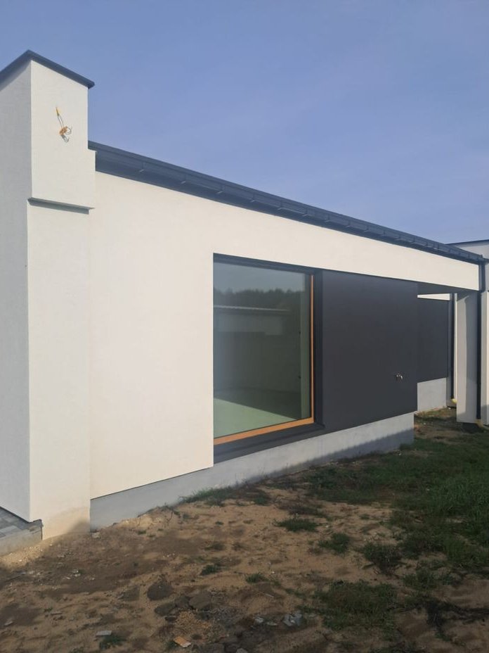 Nowoczesny dom w zabudowie bliźniaczej – 91 m², Chełmce