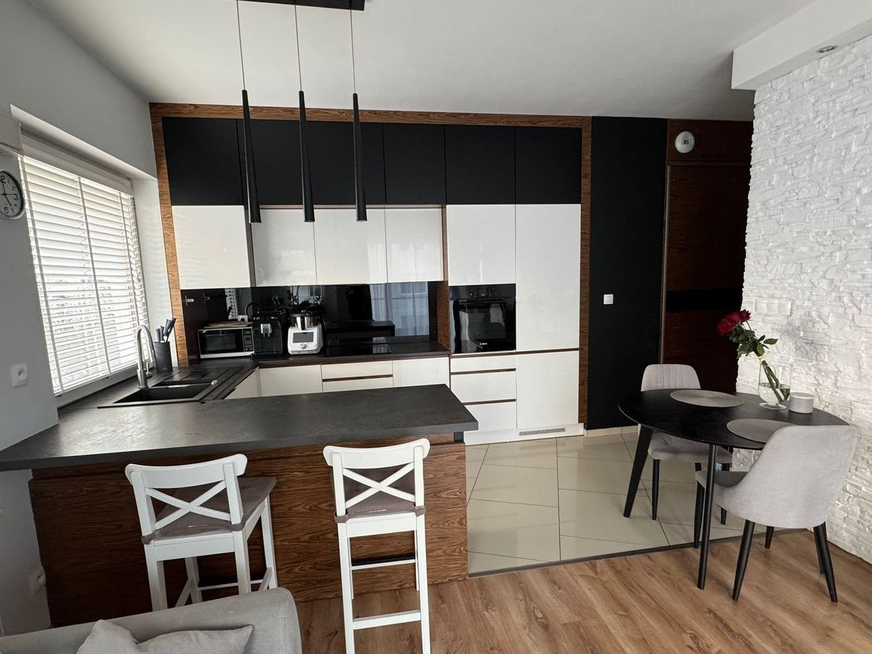 3 pokoje, 54,6 m², klimatyzacja, duży balkon, parking | Ursus Skorosze