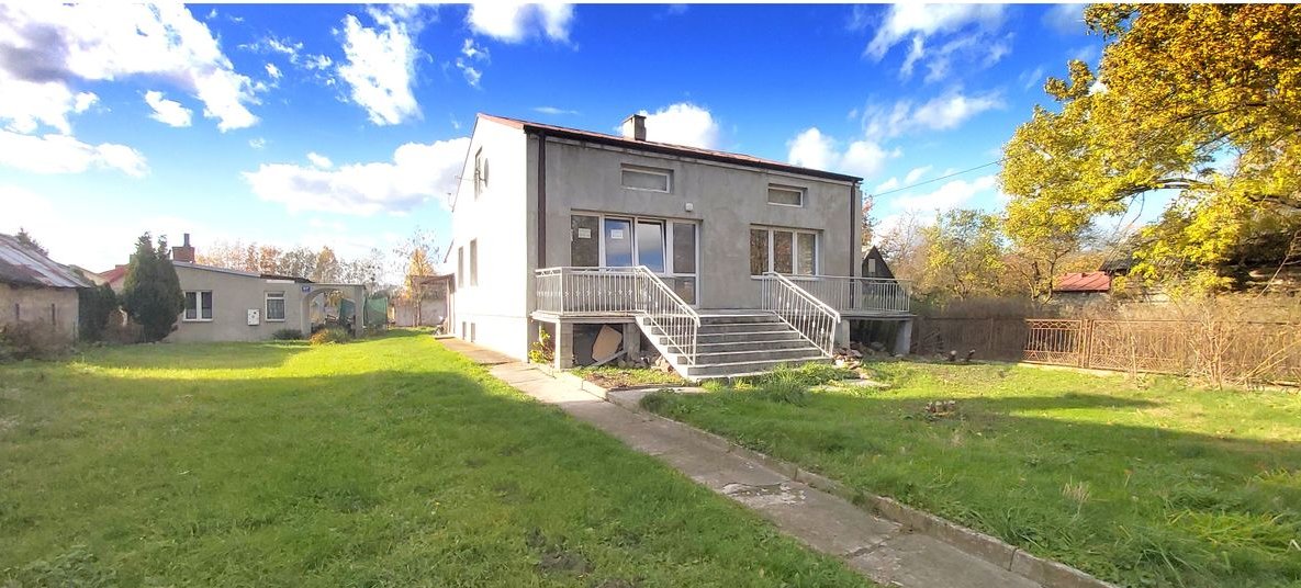 DOM wolnostojący z działką w Sieciechowie