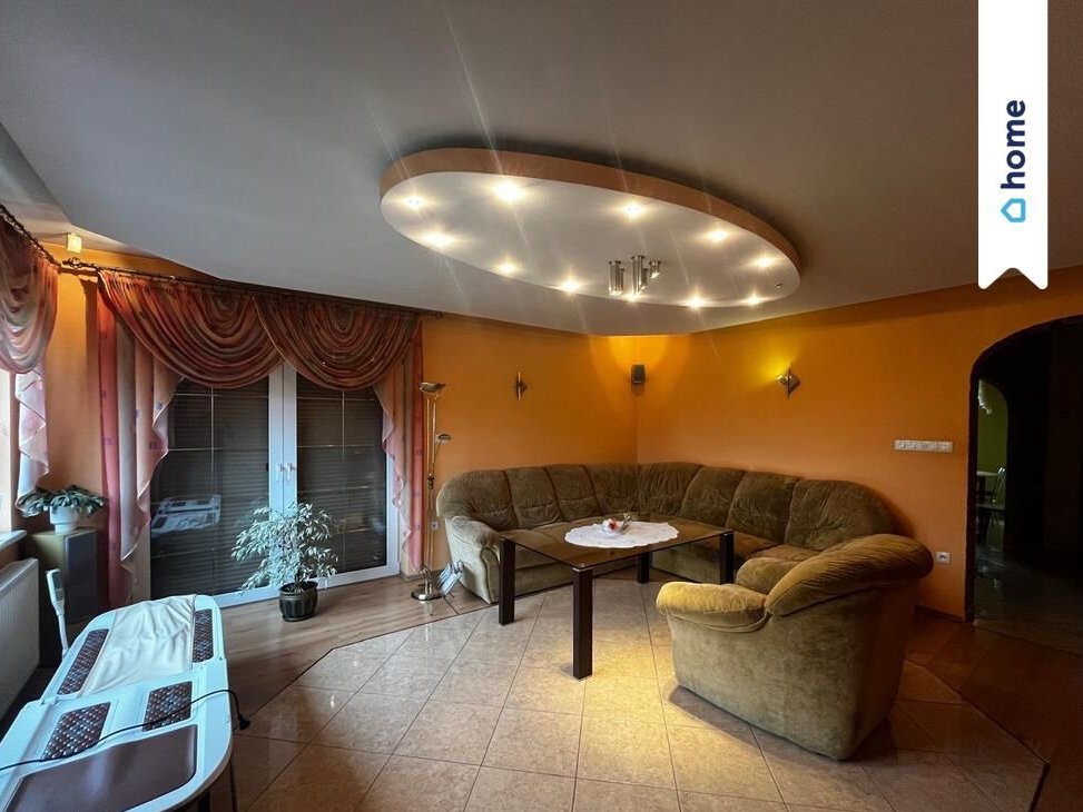 Dom wolnostojący w spokojnej okolicy.