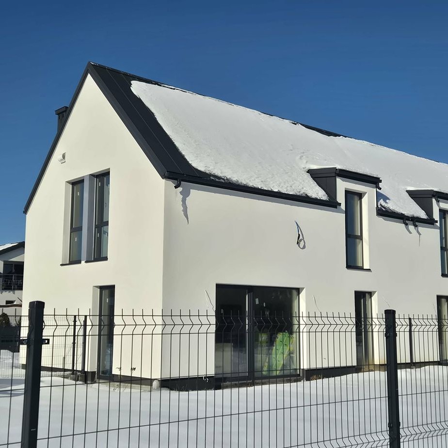 Nowy dom w Jabłonnie na granicy z Warszawą