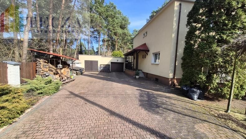 Dom o pow. 209m2,7 pokoi+działka 640m2+garaż 66m2