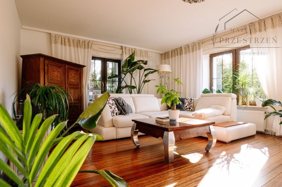 Dom na Mazurach blisko jeziora z pięknym ogrodem