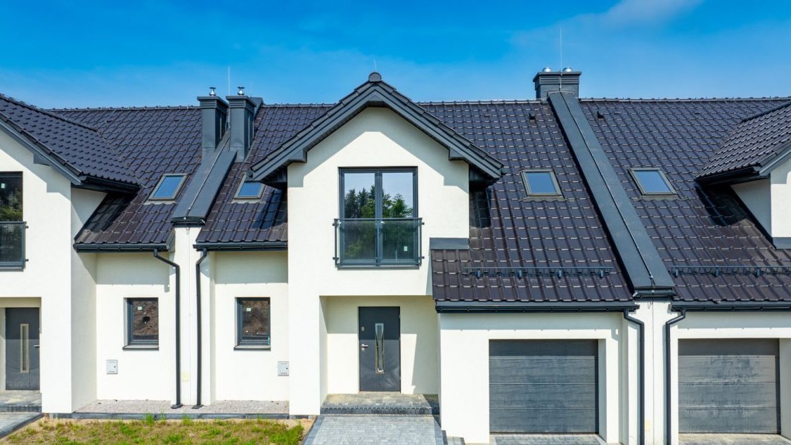 Dom w zabudowie szeregowej z garażem