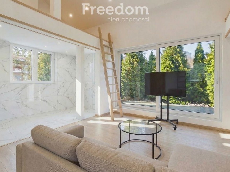 Dom wolnostojący z piękną działką