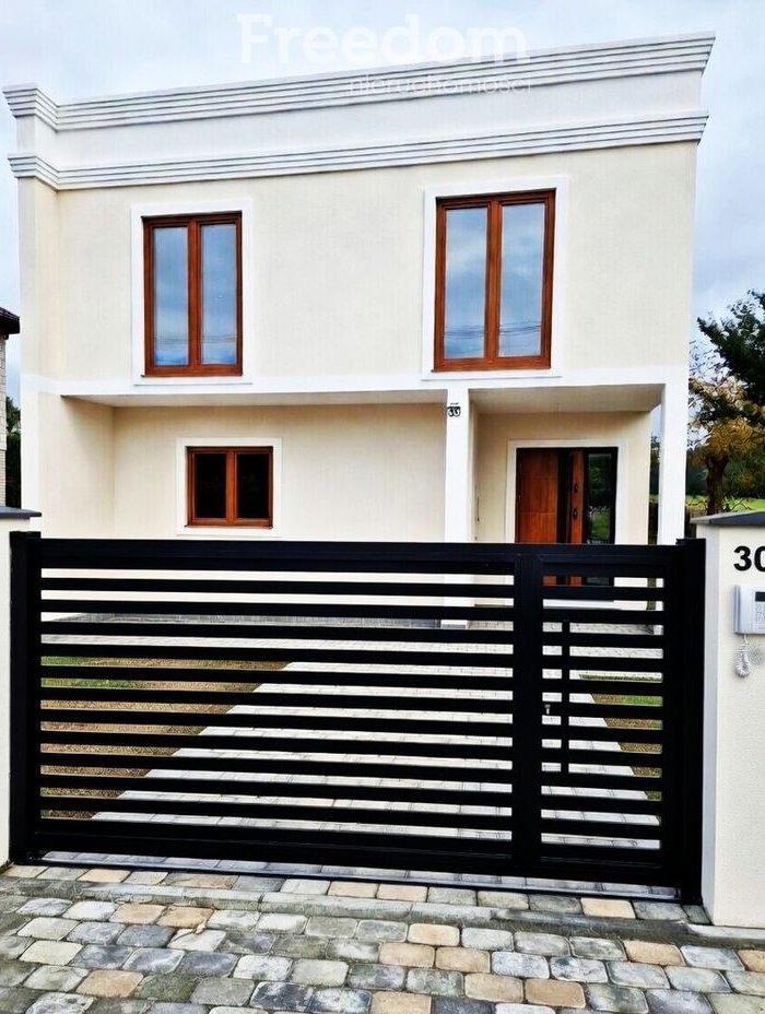 Nowoczesny dom jednorodzinny pod lasem