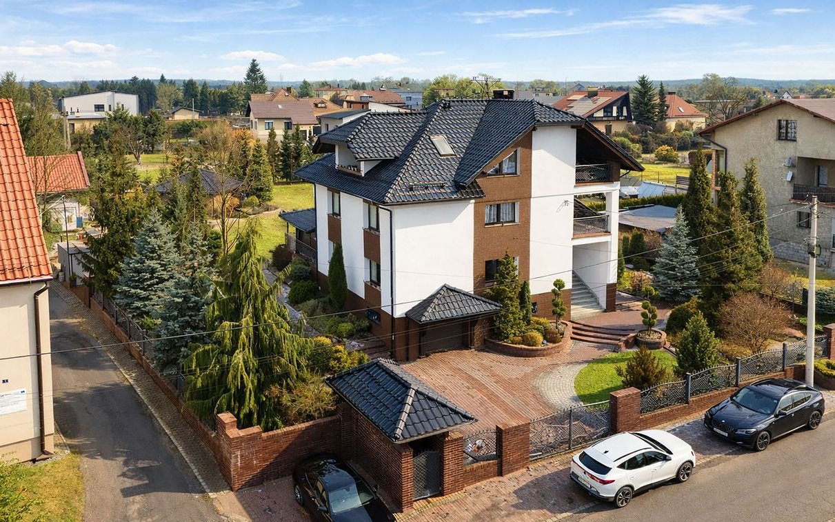 Elegancki dom z pięknym ogrodem blisko jeziora | Pszczyna Łąka