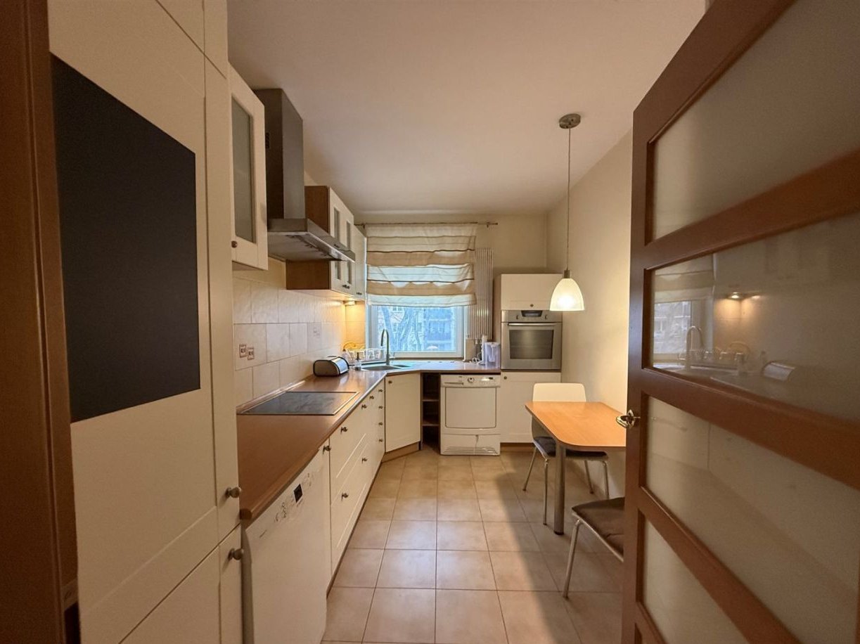 *czechów*2003 rok*3-4 pokojowe*1 pietro*