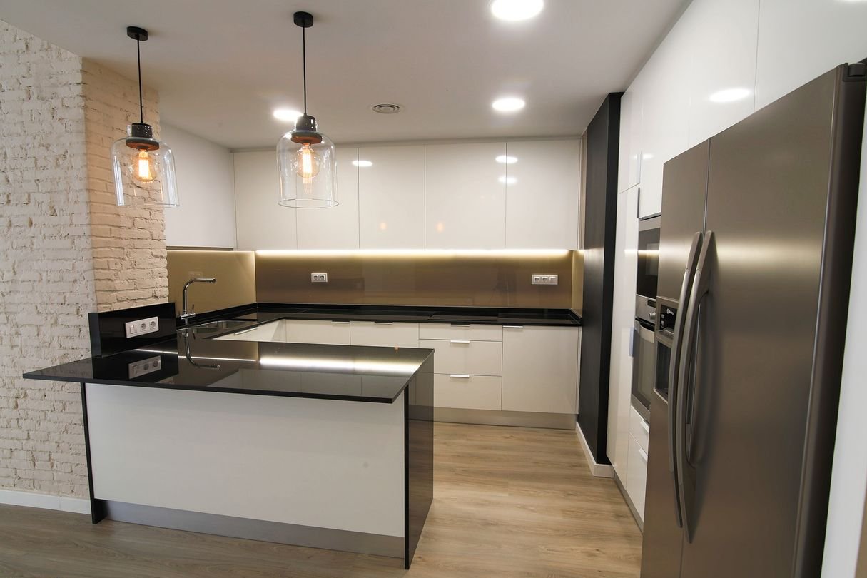 Apartament na śródmieściu3min od plaży Idealny dla pary_Hala Garażowa