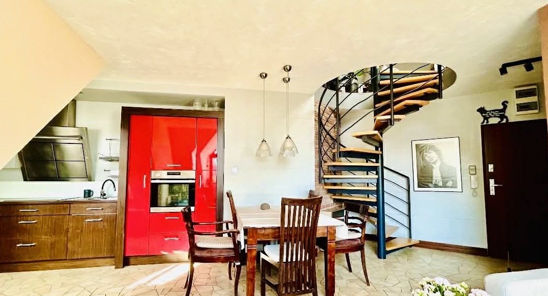 Mieszkanie dwupoziomowe kameralna zabudowa w otoczeniu zieleni