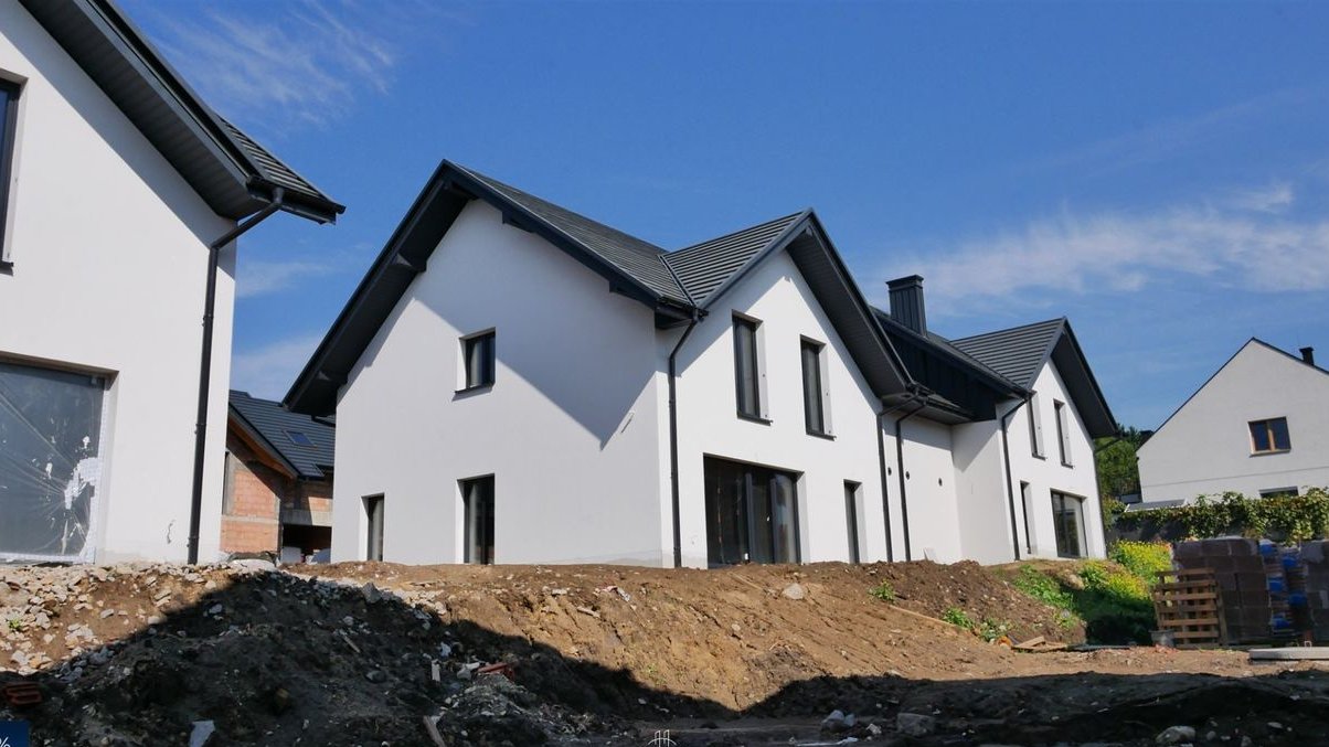 Nowoczesny komfortowy dom w zabudowie bliźniaczej